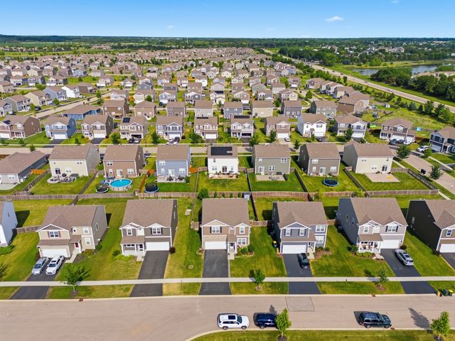 1609 Emma Lane, Hampshire, IL 60140