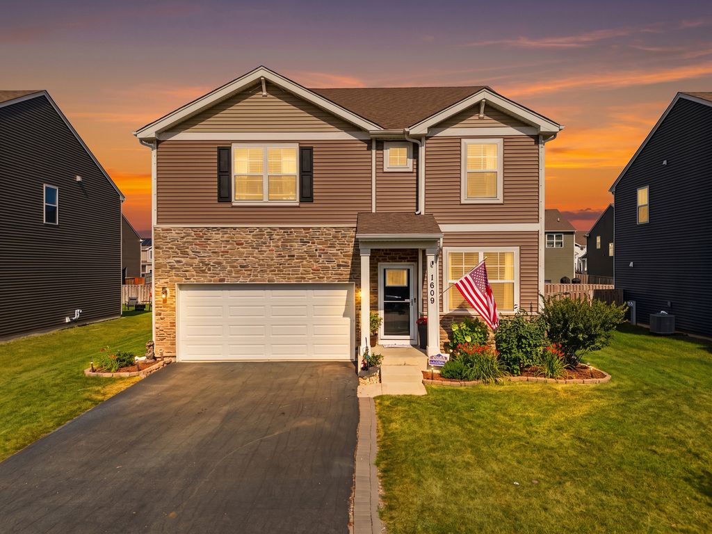 1609 Emma Lane, Hampshire, IL 60140
