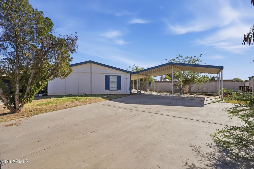 1420 N CHERI LYNN Drive, Chandler, AZ 85225