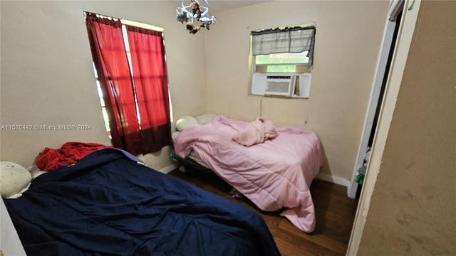 2114 NW 5th St, Pompano Beach, FL 33069