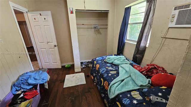 2114 NW 5th St, Pompano Beach, FL 33069