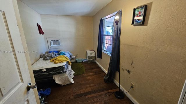 2114 NW 5th St, Pompano Beach, FL 33069