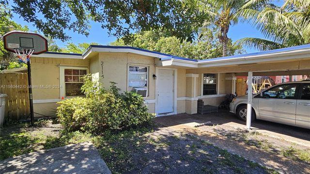 2114 NW 5th St, Pompano Beach, FL 33069