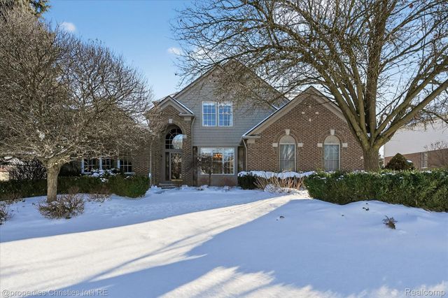 16224 Oak Forest Court W, Northville Township, MI 48168