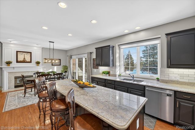 16224 Oak Forest Court W, Northville Township, MI 48168