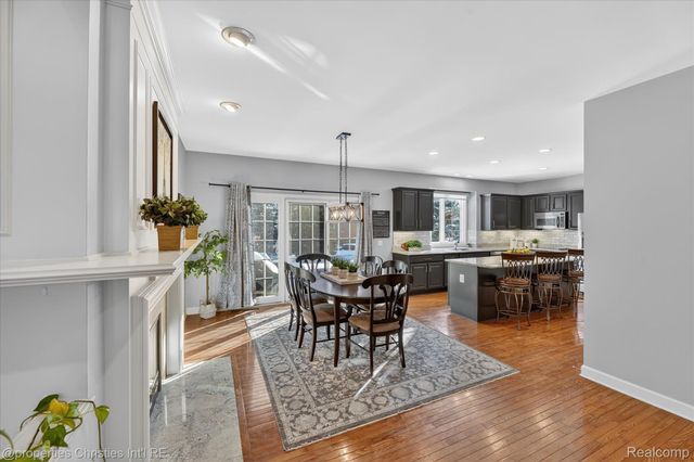 16224 Oak Forest Court W, Northville Township, MI 48168