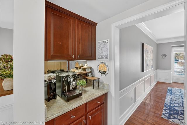 16224 Oak Forest Court W, Northville Township, MI 48168