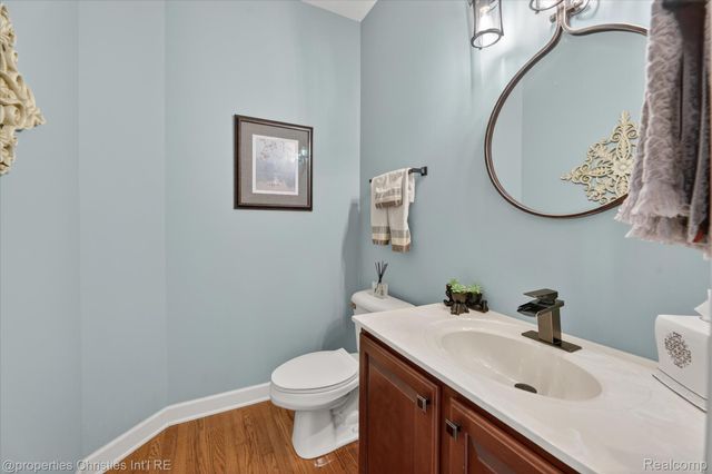 16224 Oak Forest Court W, Northville Township, MI 48168