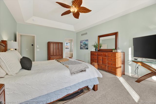 16224 Oak Forest Court W, Northville Township, MI 48168