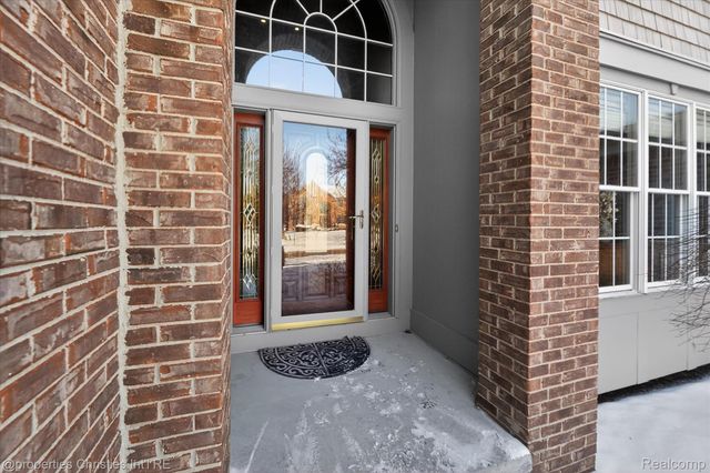 16224 Oak Forest Court W, Northville Township, MI 48168