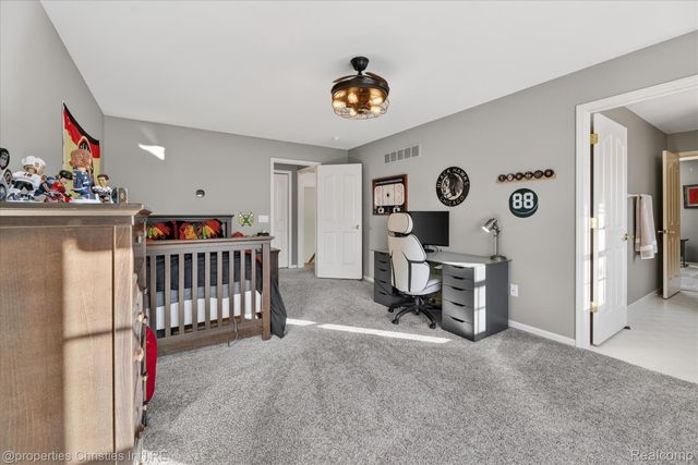 16224 Oak Forest Court W, Northville Township, MI 48168