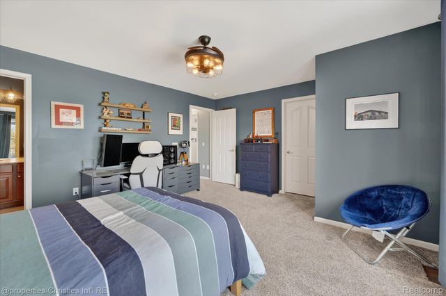 16224 Oak Forest Court W, Northville Township, MI 48168