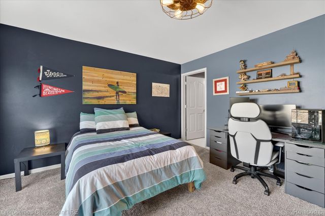 16224 Oak Forest Court W, Northville Township, MI 48168