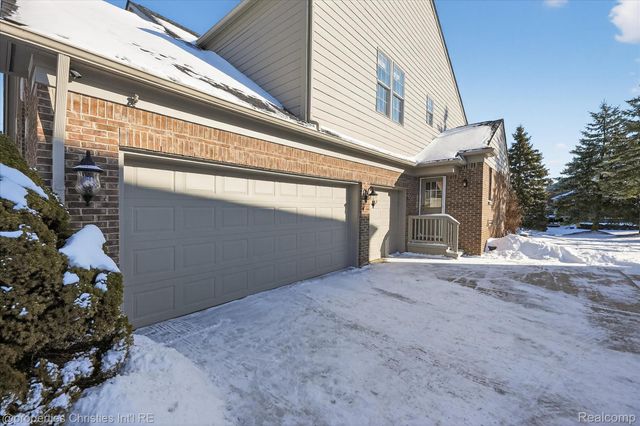 16224 Oak Forest Court W, Northville Township, MI 48168