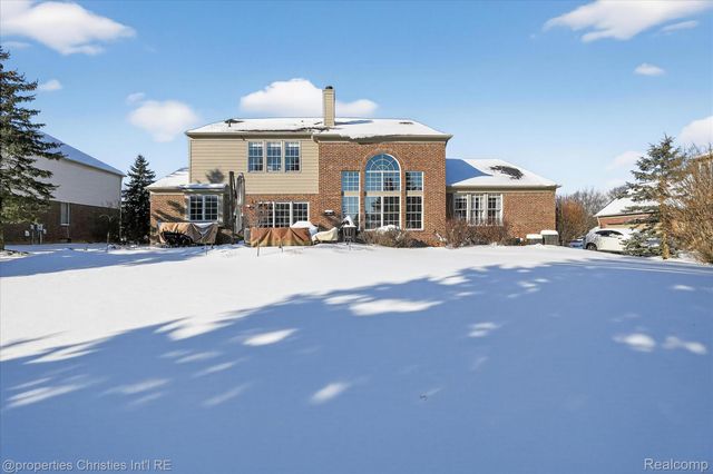 16224 Oak Forest Court W, Northville Township, MI 48168