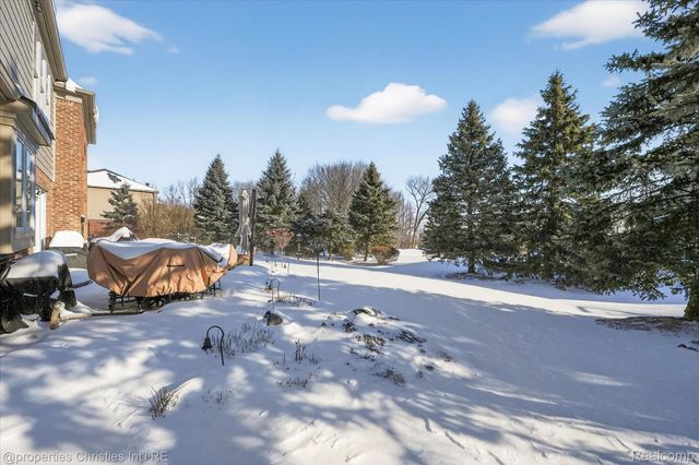 16224 Oak Forest Court W, Northville Township, MI 48168