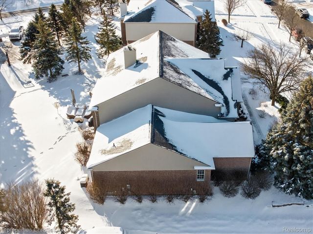 16224 Oak Forest Court W, Northville Township, MI 48168