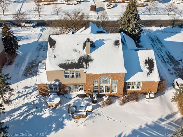 16224 Oak Forest Court W, Northville Township, MI 48168