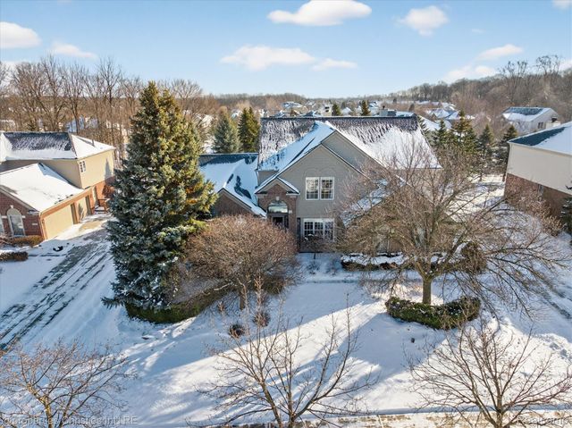 16224 Oak Forest Court W, Northville Township, MI 48168