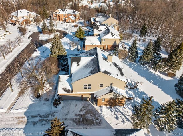 16224 Oak Forest Court W, Northville Township, MI 48168