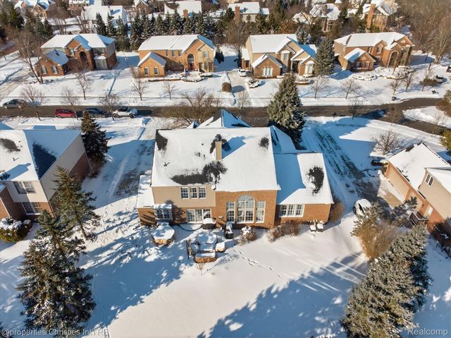 16224 Oak Forest Court W, Northville Township, MI 48168