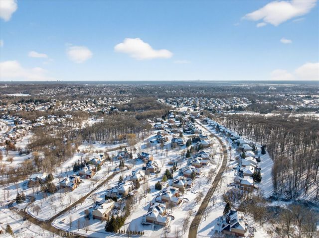 16224 Oak Forest Court W, Northville Township, MI 48168