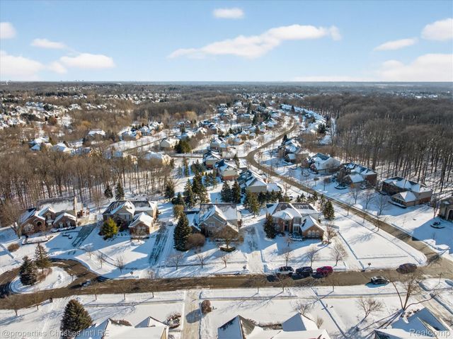 16224 Oak Forest Court W, Northville Township, MI 48168
