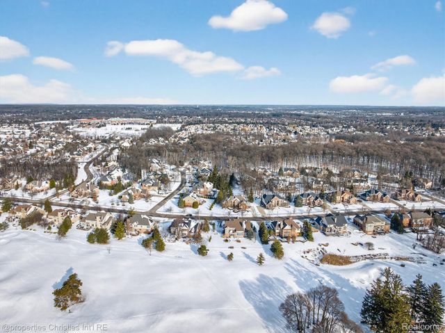 16224 Oak Forest Court W, Northville Township, MI 48168