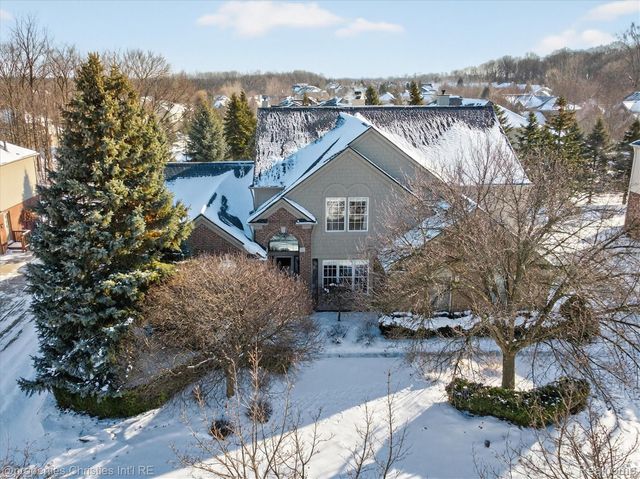16224 Oak Forest Court W, Northville Township, MI 48168