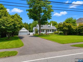 521 Sicomac Avenue, Wyckoff, NJ 07481
