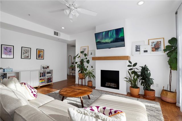 4060 Glencoe Avenue 204, Marina Del Rey, CA 90292