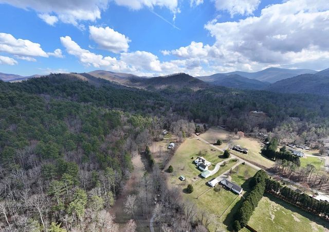 2478 Hi River Road, Hiawassee, GA 30548