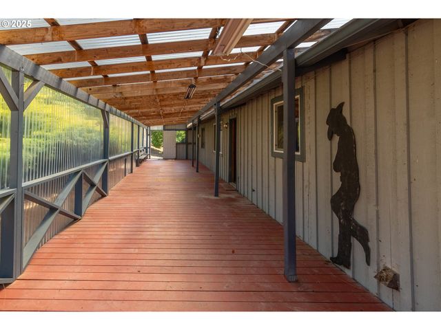 92433 Ward Creek Ln, Myrtle Point, OR 97458