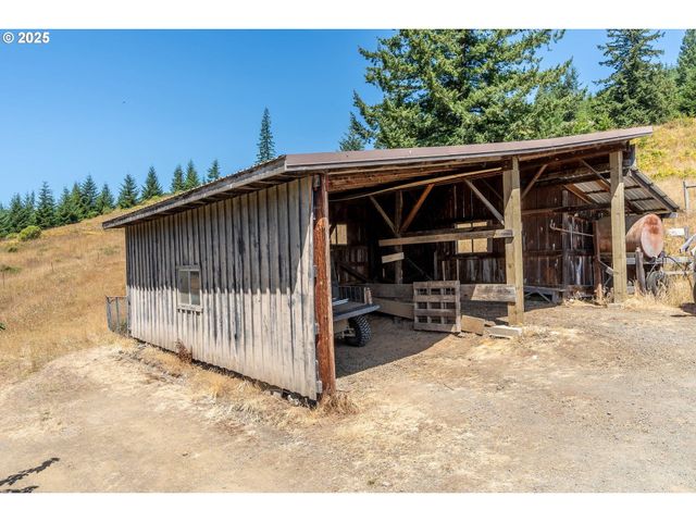 92433 Ward Creek Ln, Myrtle Point, OR 97458