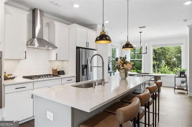 6579 Beacon Drive 327, Atlanta, GA 30328