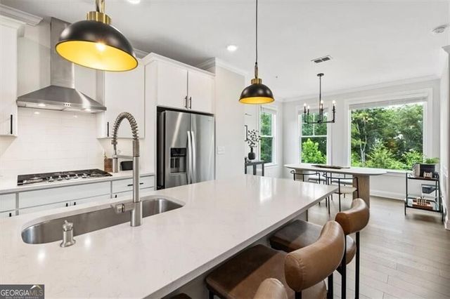 6579 Beacon Drive 327, Atlanta, GA 30328