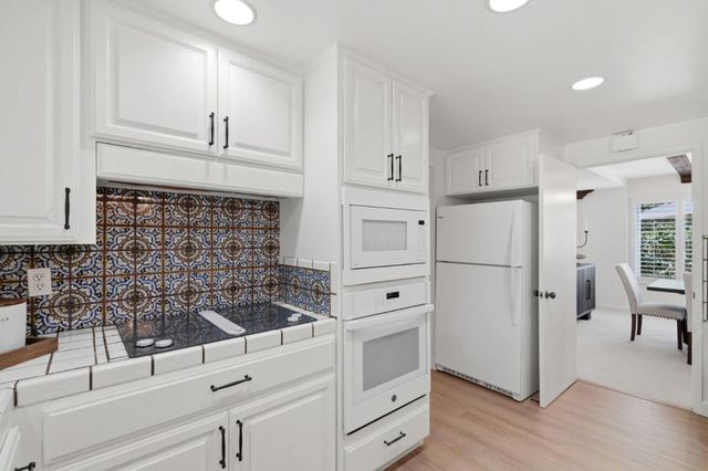 152 Vi­a De Tesoros, Los Gatos, CA 95032