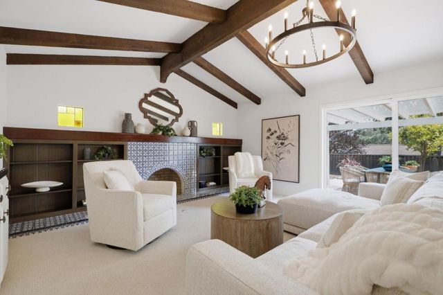 152 Vi­a De Tesoros, Los Gatos, CA 95032