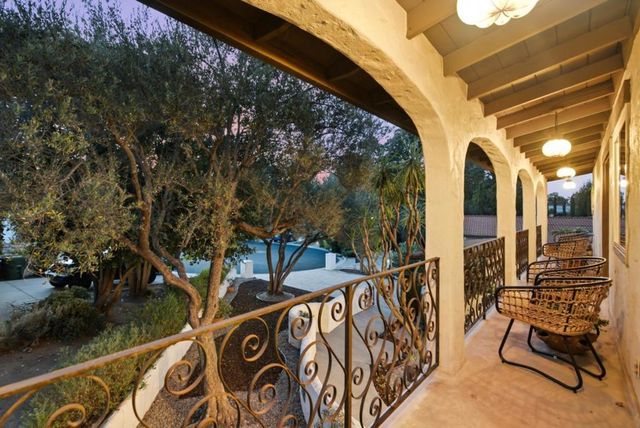152 Vi­a De Tesoros, Los Gatos, CA 95032