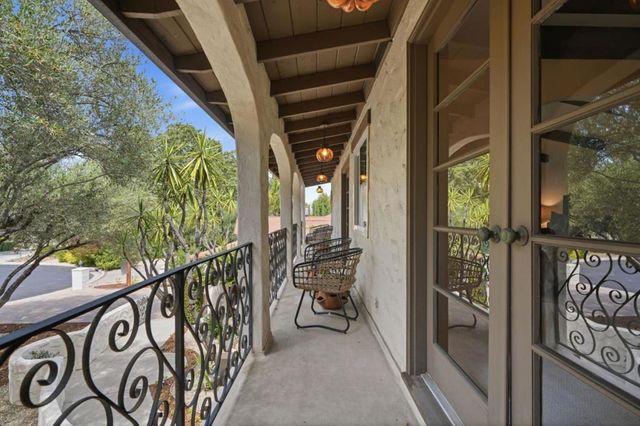 152 Vi­a De Tesoros, Los Gatos, CA 95032