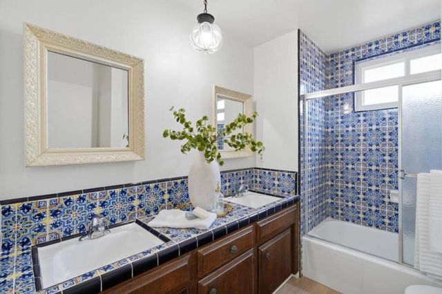 152 Vi­a De Tesoros, Los Gatos, CA 95032