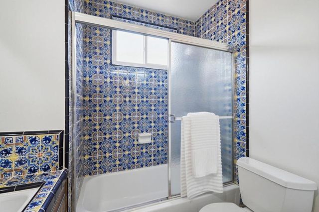 152 Vi­a De Tesoros, Los Gatos, CA 95032