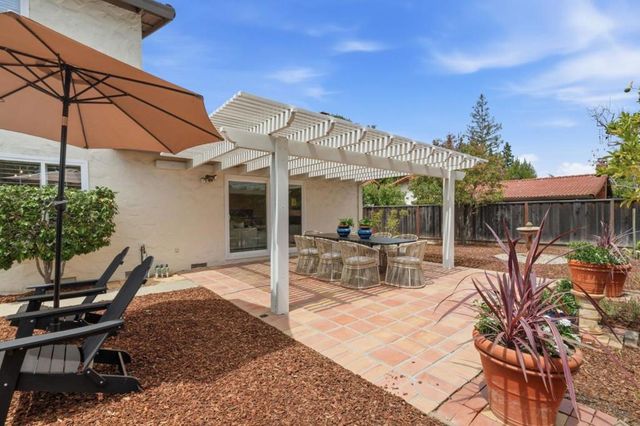 152 Vi­a De Tesoros, Los Gatos, CA 95032
