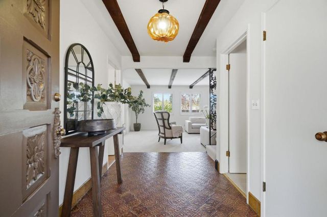 152 Vi­a De Tesoros, Los Gatos, CA 95032
