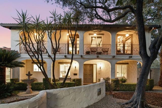 152 Vi­a De Tesoros, Los Gatos, CA 95032