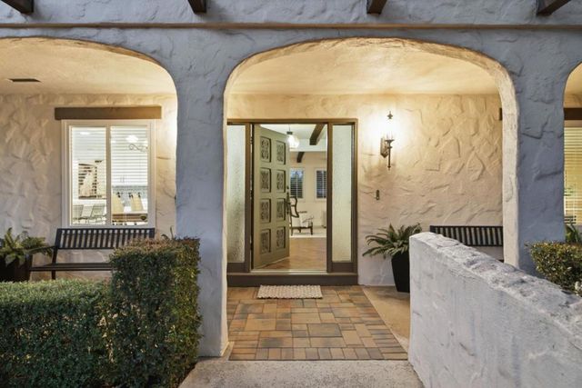 152 Vi­a De Tesoros, Los Gatos, CA 95032
