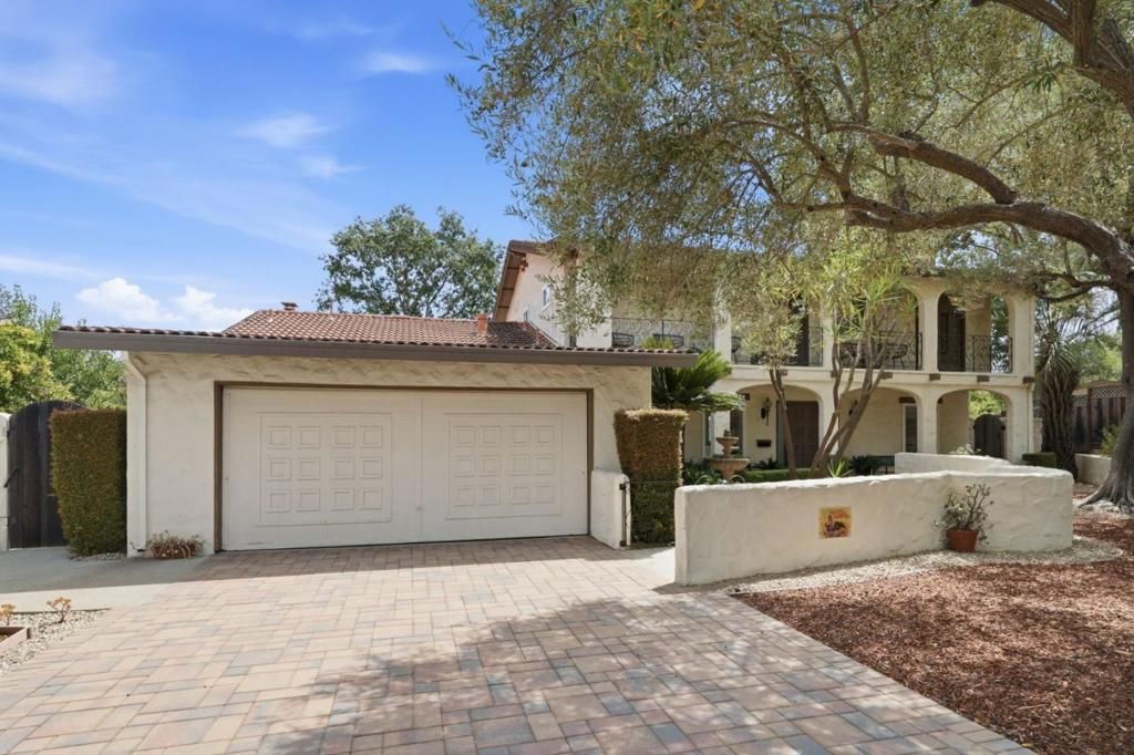 152 Vi­a De Tesoros, Los Gatos, CA 95032