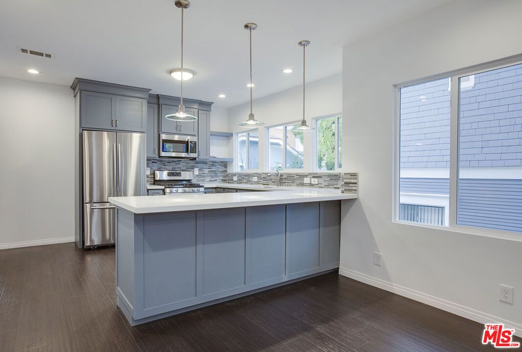 2765 W 8th Street, Los Angeles, CA 90005 — photo 2