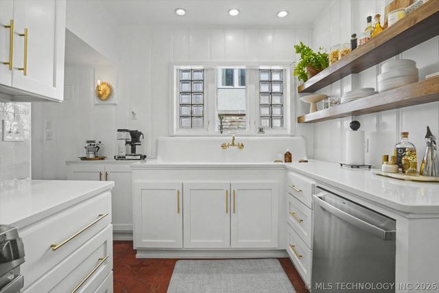 1123 S Owasso Avenue, Tulsa, OK 74120