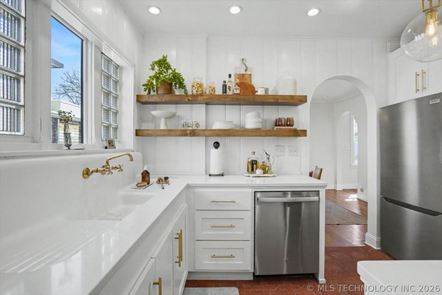 1123 S Owasso Avenue, Tulsa, OK 74120